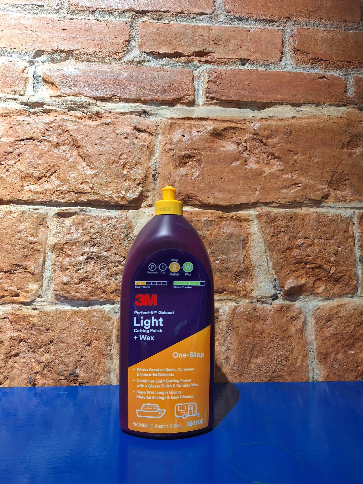 Image of 3M 946ml Gelcoat Light Cutting Polish Wax